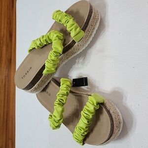 NWT Torrid Womens Double Band Espadrille Platform Sandals Chartreuse Straps 12WW